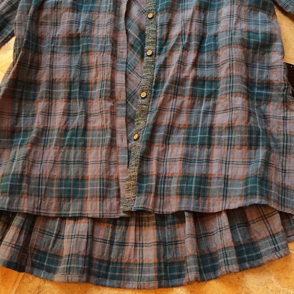 Hem & Thread Checkered Button-Down/Ruffle Hem/Slit - image 3